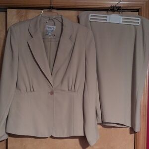 Newport News Classic Tan Blazer and Skirt Ensemble